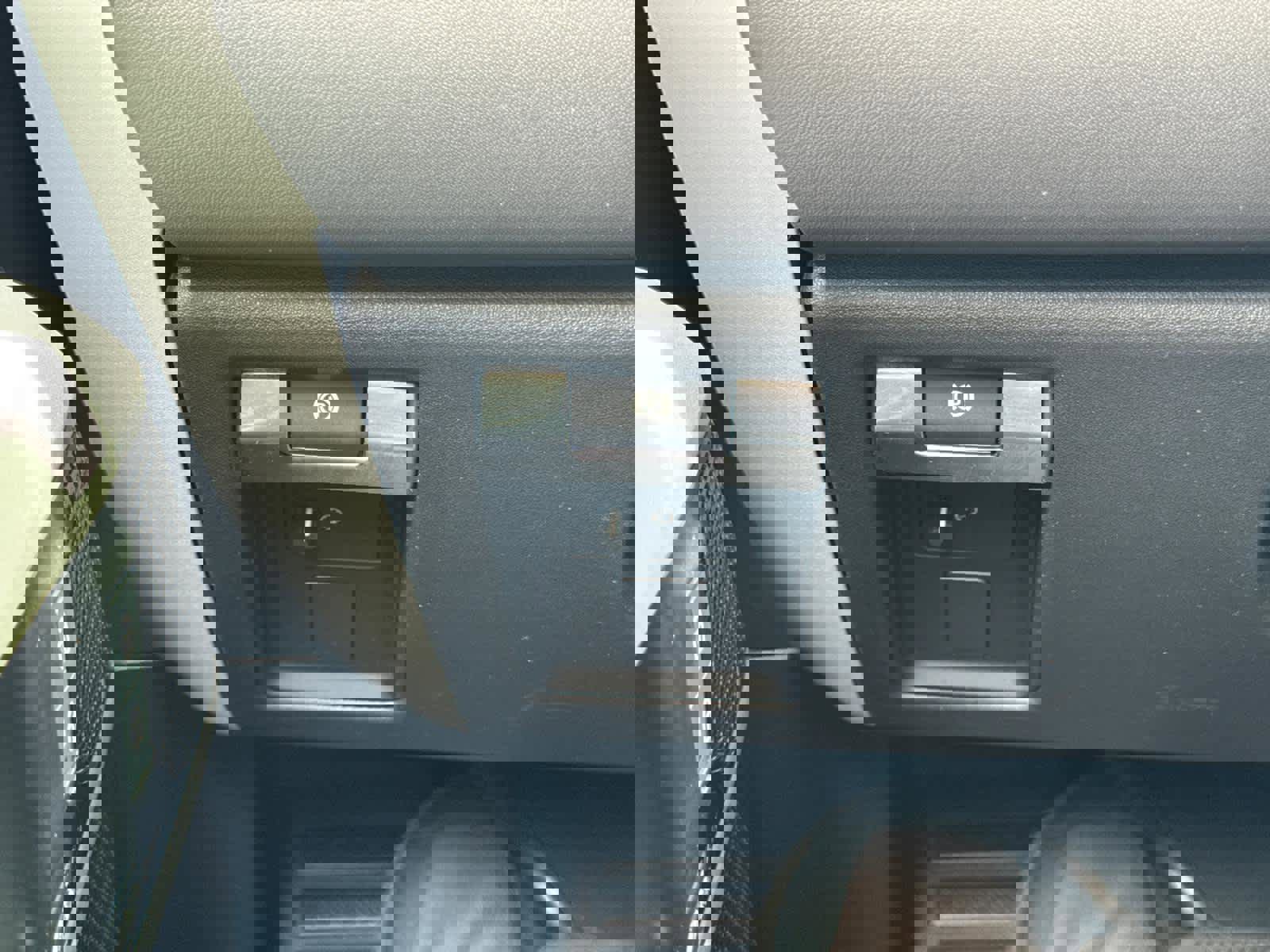 Used 2023 Land Rover Defender 110 X-Dynamic SE image 24