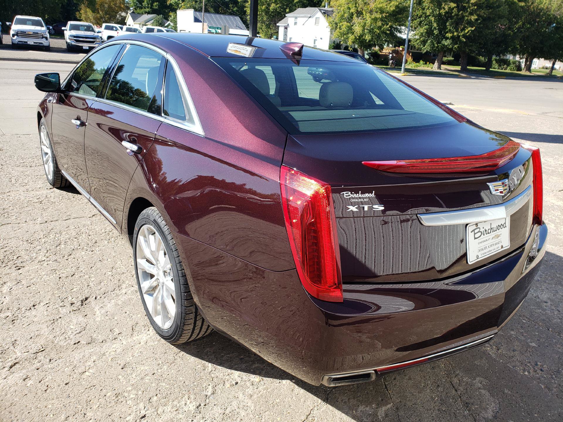 Used 2017 Cadillac XTS Premium Luxury FWD image 3