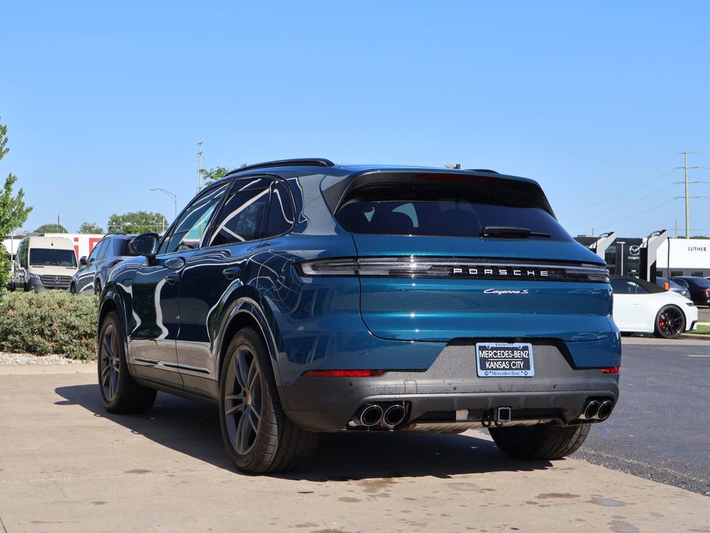 Used 2025 Porsche Cayenne S AWD/4WD image 5