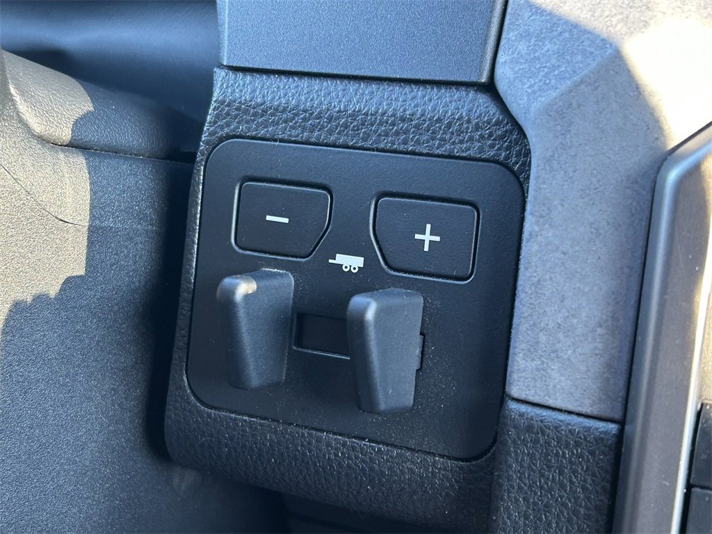 Certified 2025 Toyota 4Runner Trailhunter image 40