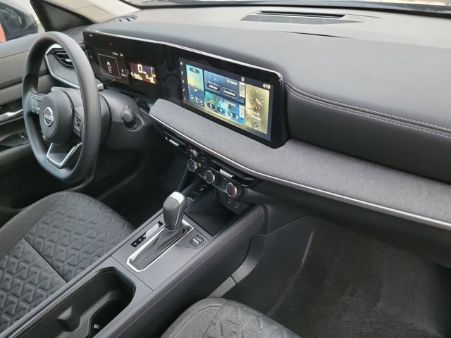 Used 2025 Nissan Kicks SV image 24