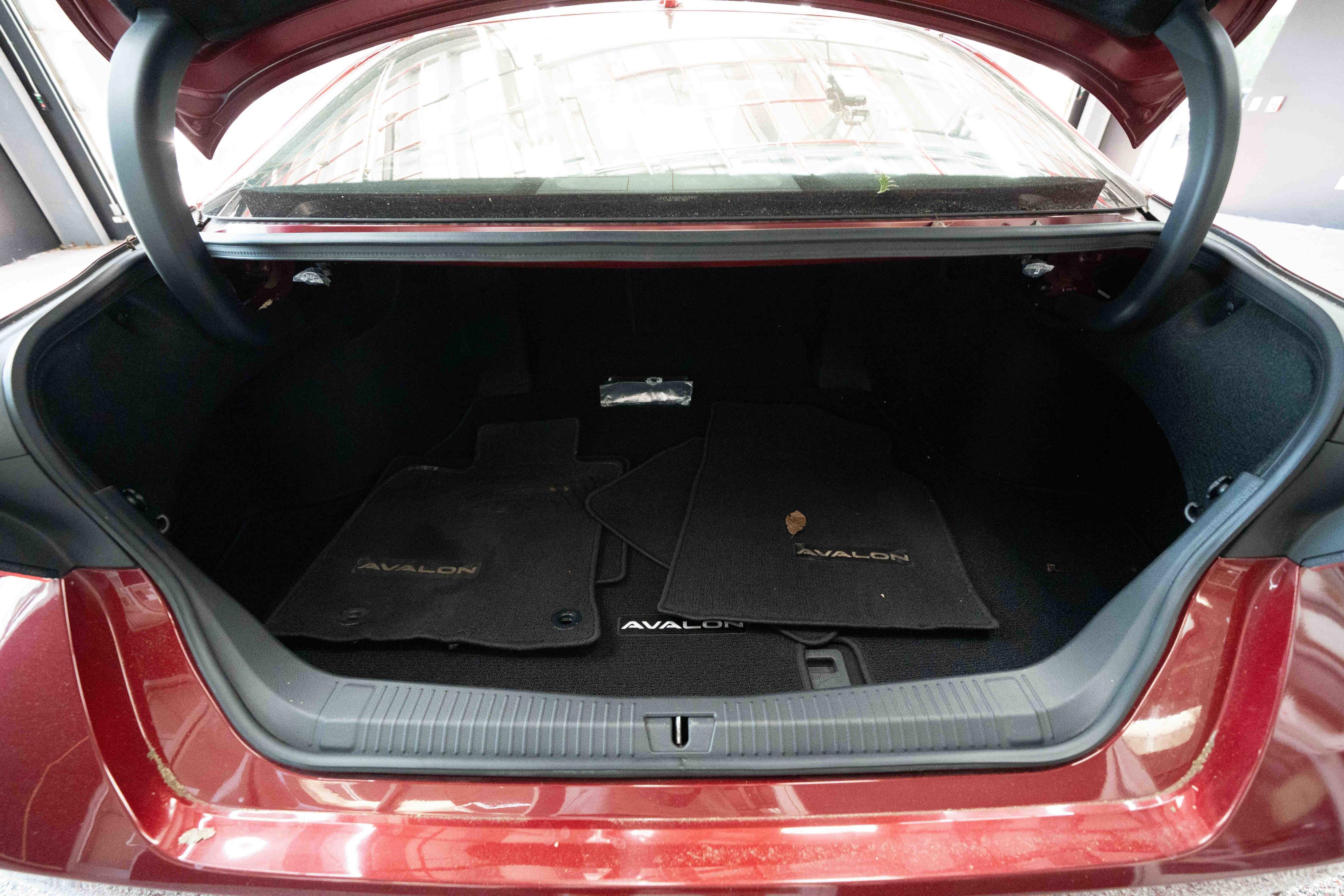 Certified 2020 Toyota Avalon Limited w/ Advanced Safety Package image 28