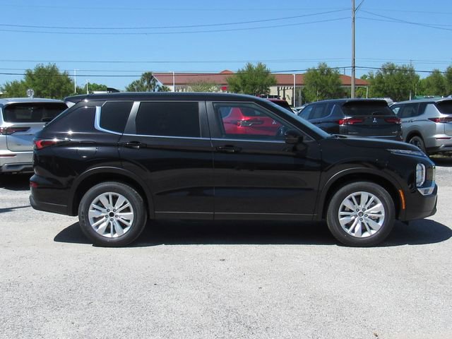 New 2026 Mitsubishi Outlander ES image 2