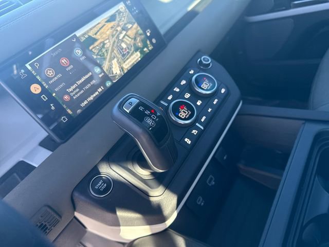 Used 2023 Land Rover Defender 90 S image 21