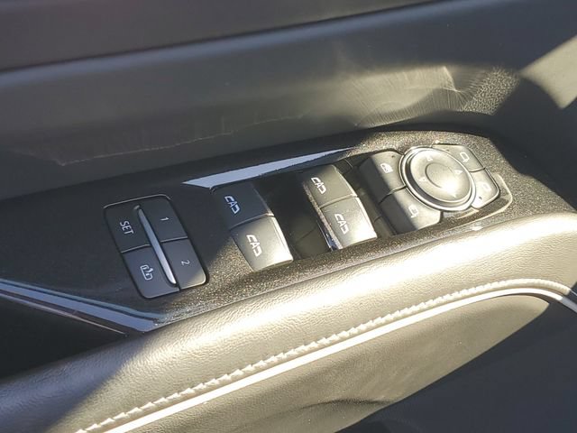 Certified 2022 Cadillac Escalade Premium Luxury Platinum AWD/4WD image 15