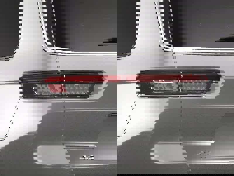 New 2025 Jeep Grand Cherokee L Limited image 12