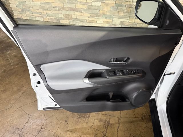 Used 2023 Nissan Kicks SR w/ SR Premium Package FWD image 11