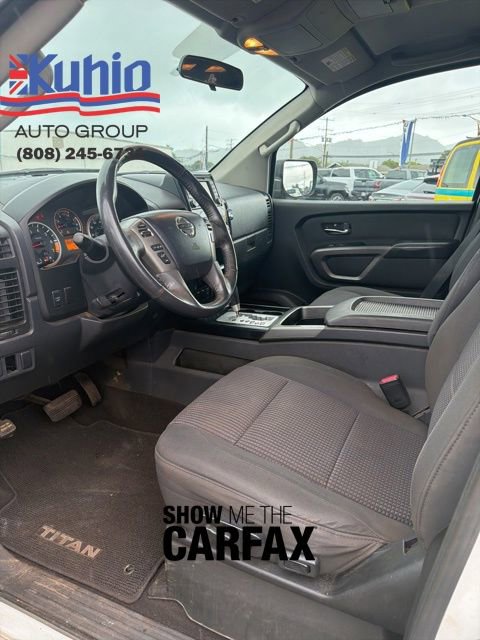 Used 2015 Nissan Titan SV w/ SV Value Truck Package AWD/4WD image 11