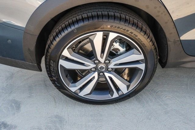 New 2026 Volvo V60 B5 Cross Country Plus w/ Climate Package image 8
