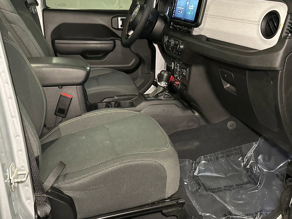 Used 2024 Jeep Wrangler Unlimited image 10
