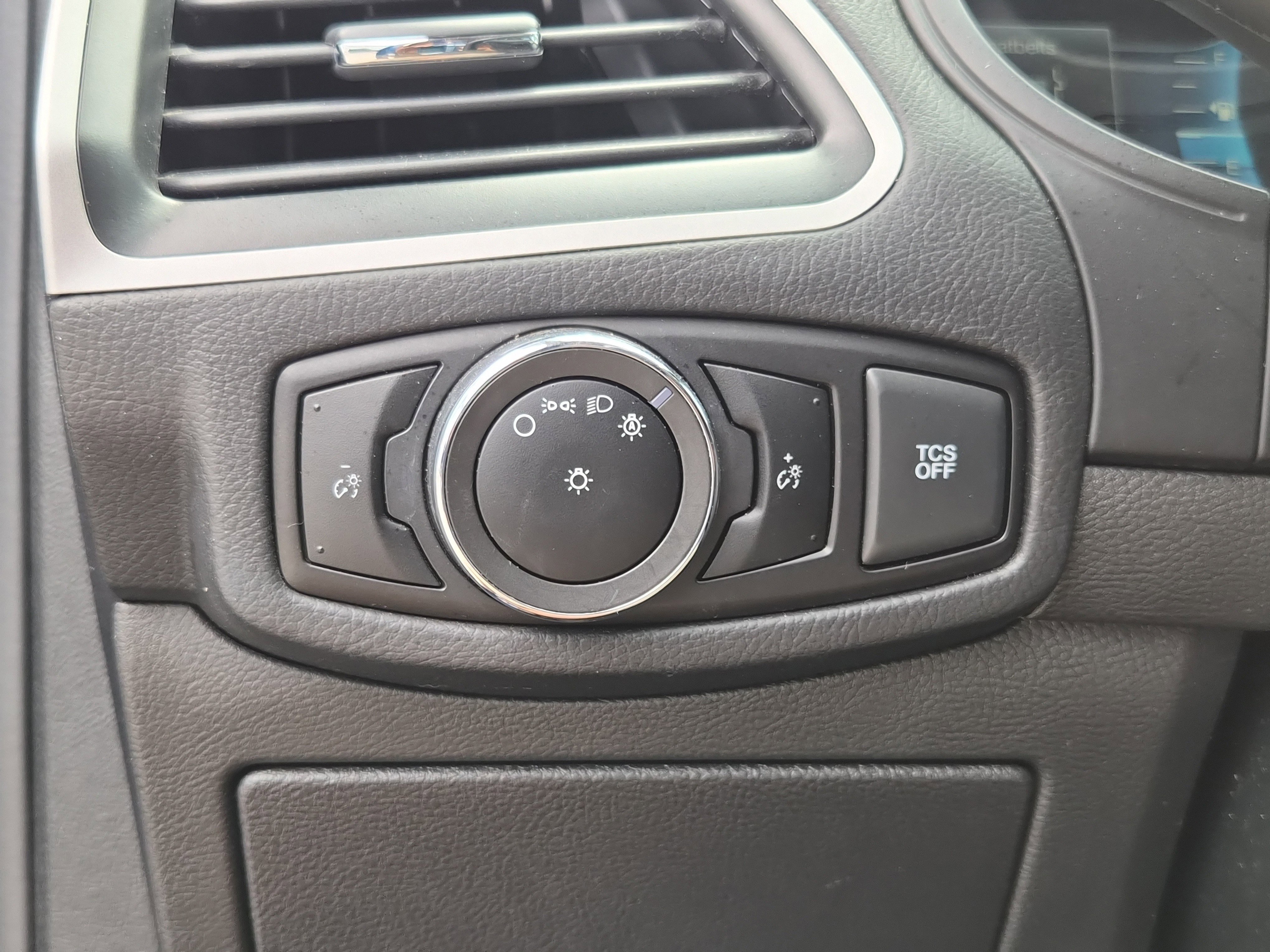 Used 2023 Ford Edge SEL image 23