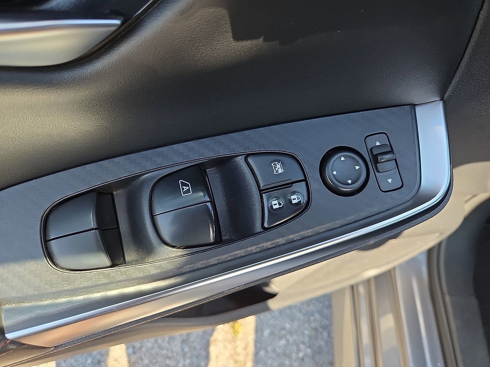 Used 2023 Nissan Sentra SR FWD image 15