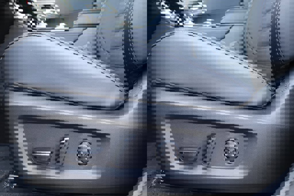 New 2026 Mitsubishi Outlander SE image 18