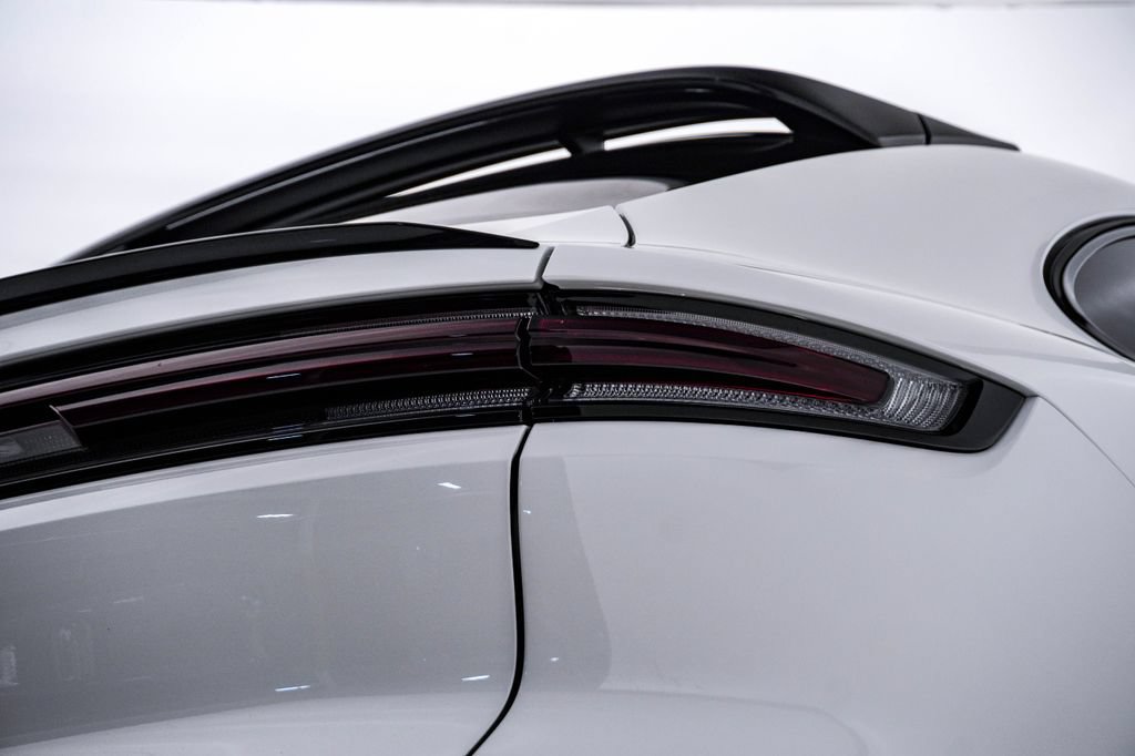 New 2026 Porsche Cayenne Coupe AWD/4WD image 13
