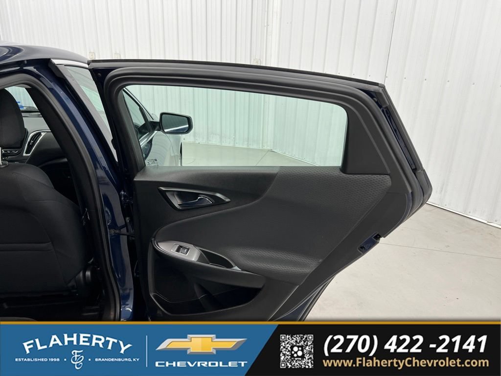 Used 2021 Chevrolet Malibu LT FWD image 12