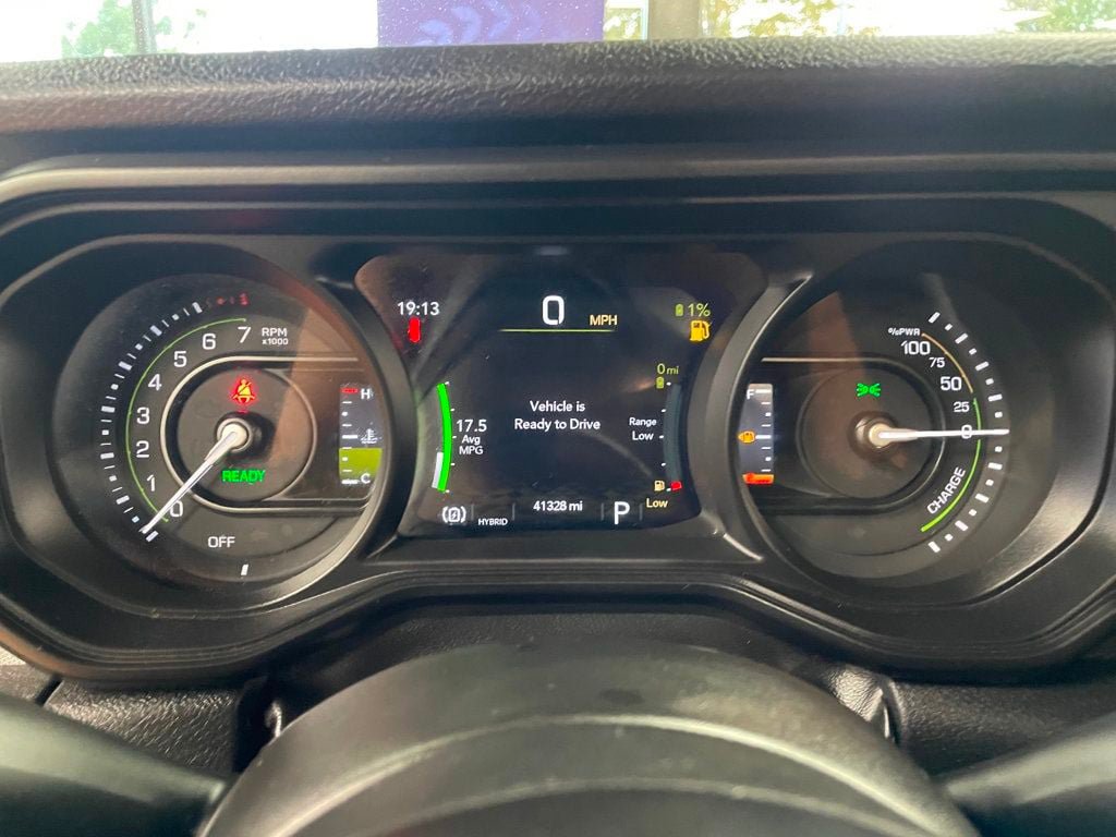 Used 2024 Jeep Wrangler Unlimited AWD/4WD image 23