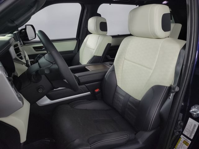 Used 2025 Toyota Sequoia Capstone AWD/4WD image 14