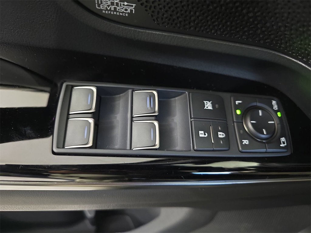 Certified 2025 Lexus LX 600 4WD w/ Luxury Package image 31