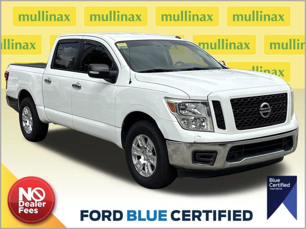 Used 2019 Nissan Titan SV image 1
