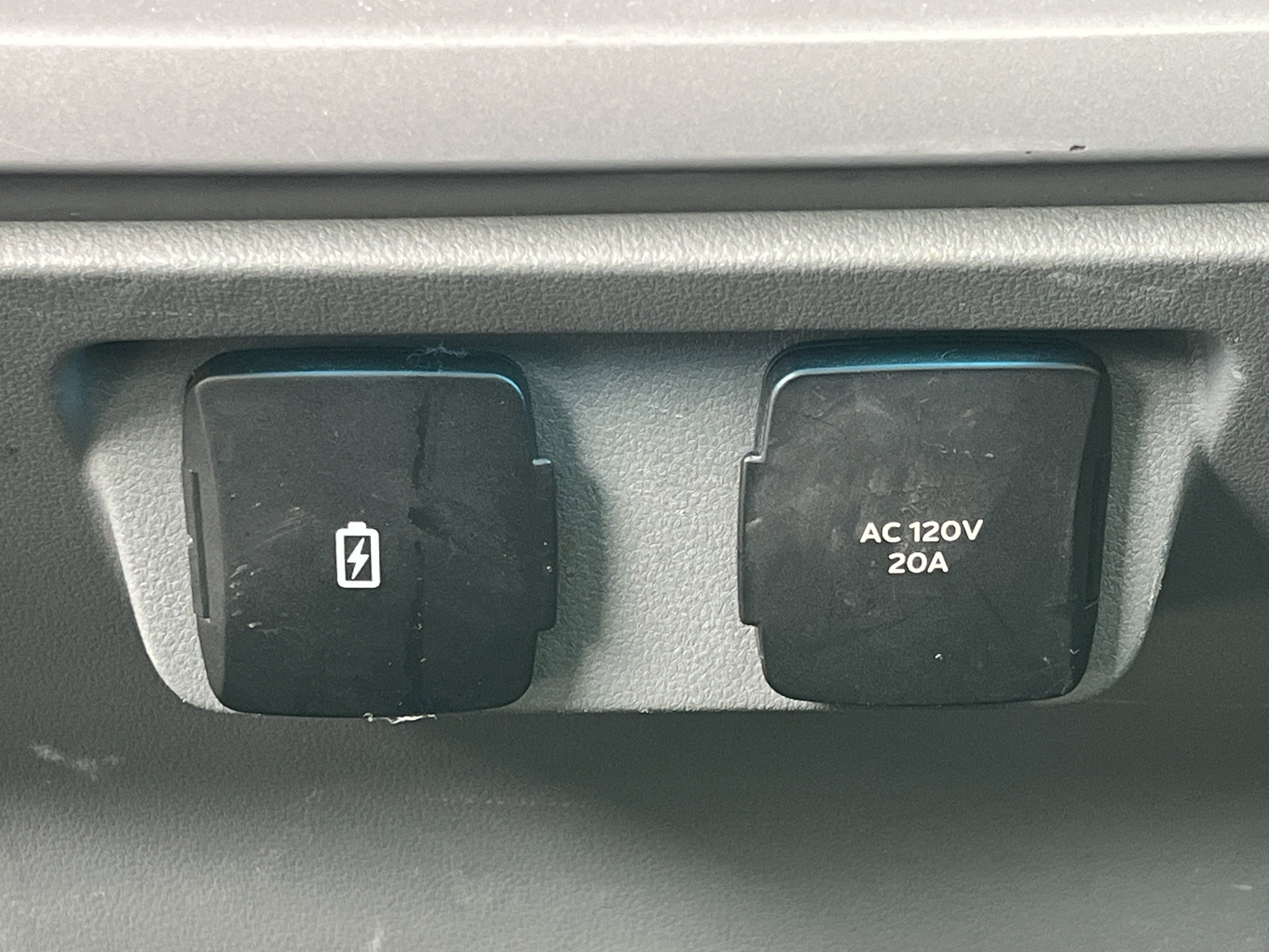 Used 2024 Ford F150 XLT w/ Mobile Office Package image 22