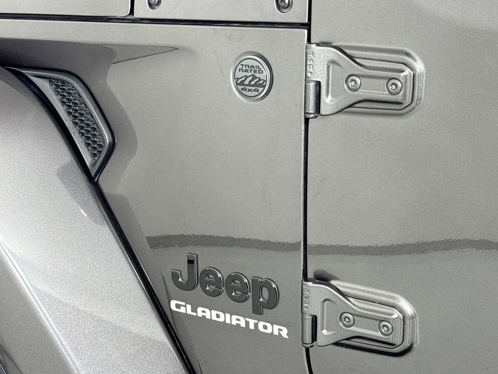 Used 2021 Jeep Gladiator Overland AWD/4WD image 11