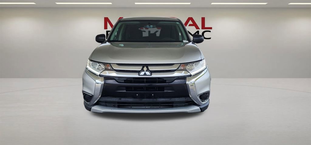 Used 2018 Mitsubishi Outlander ES FWD image 2