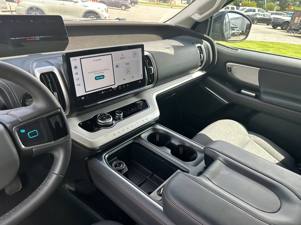 Certified 2025 Ford Expedition Active AWD/4WD image 32