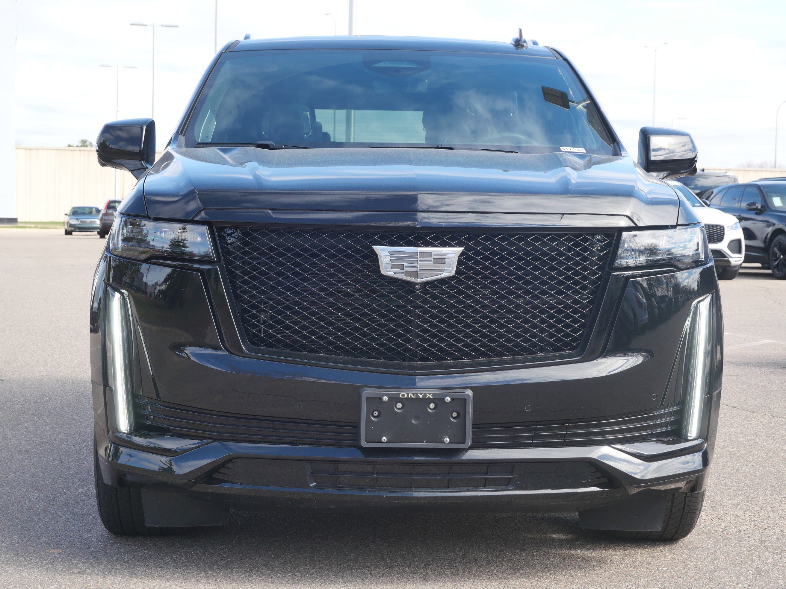 Used 2023 Cadillac Escalade Sport Platinum w/ LPO, ONYX Package AWD/4WD image 8