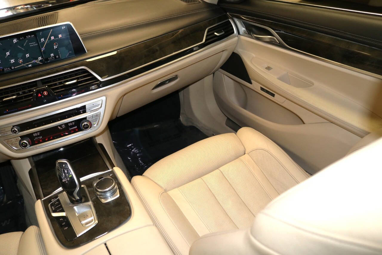 Used 2016 BMW 740i RWD image 17