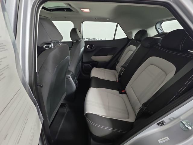 Used 2025 Hyundai Venue SEL image 21