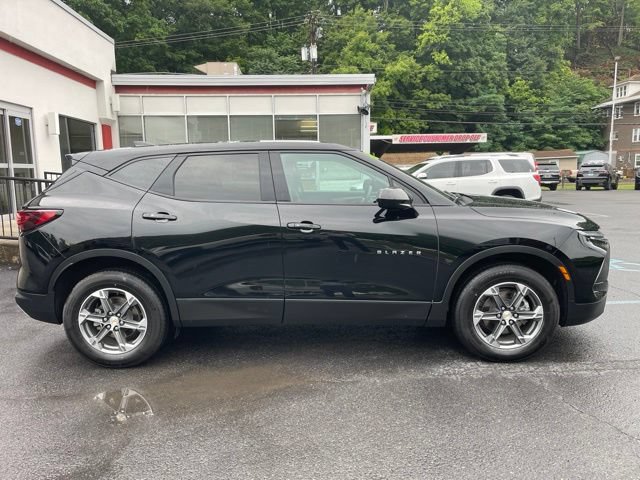 Used 2025 Chevrolet Blazer LT AWD/4WD image 4