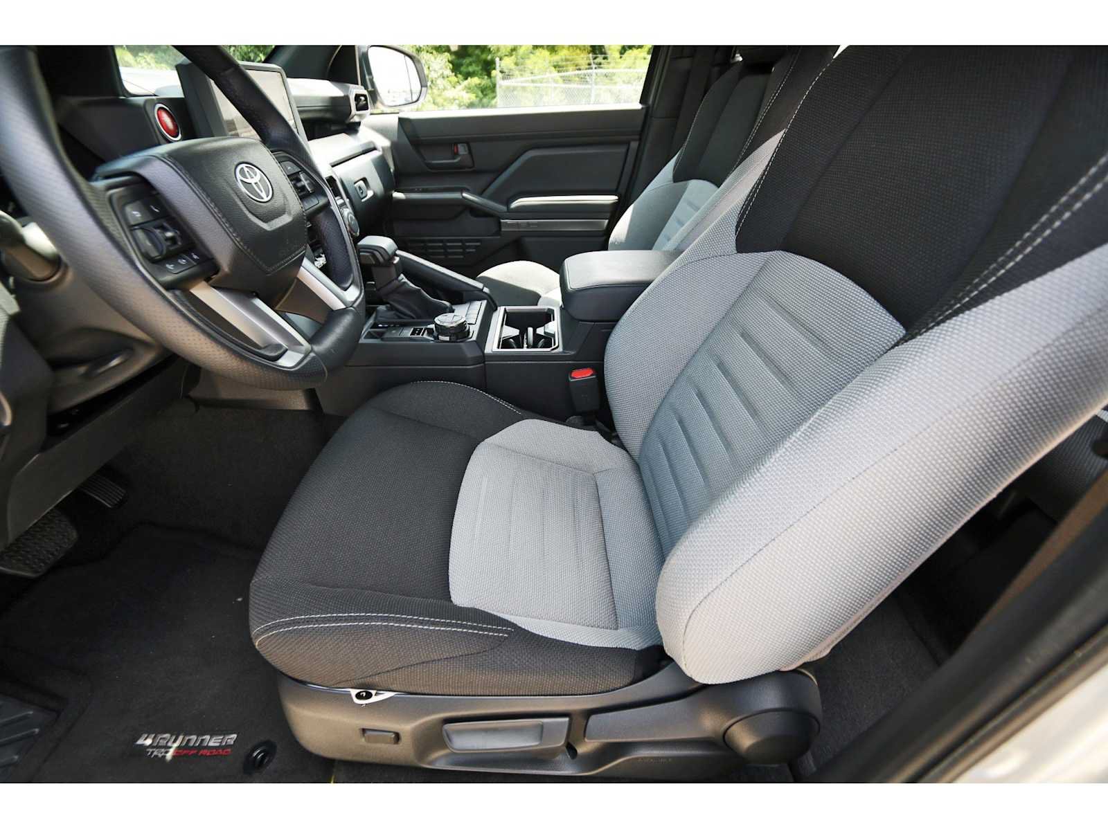 Used 2025 Toyota 4Runner TRD Off-Road AWD/4WD image 11