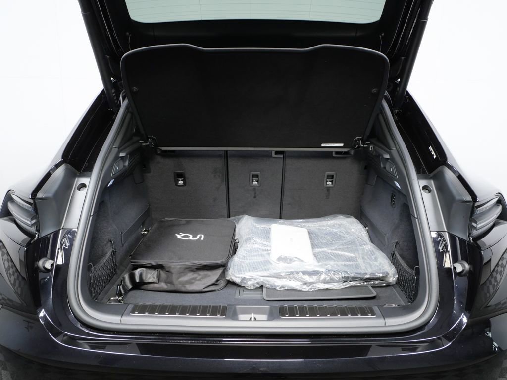 New 2026 Porsche Macan Electric image 28