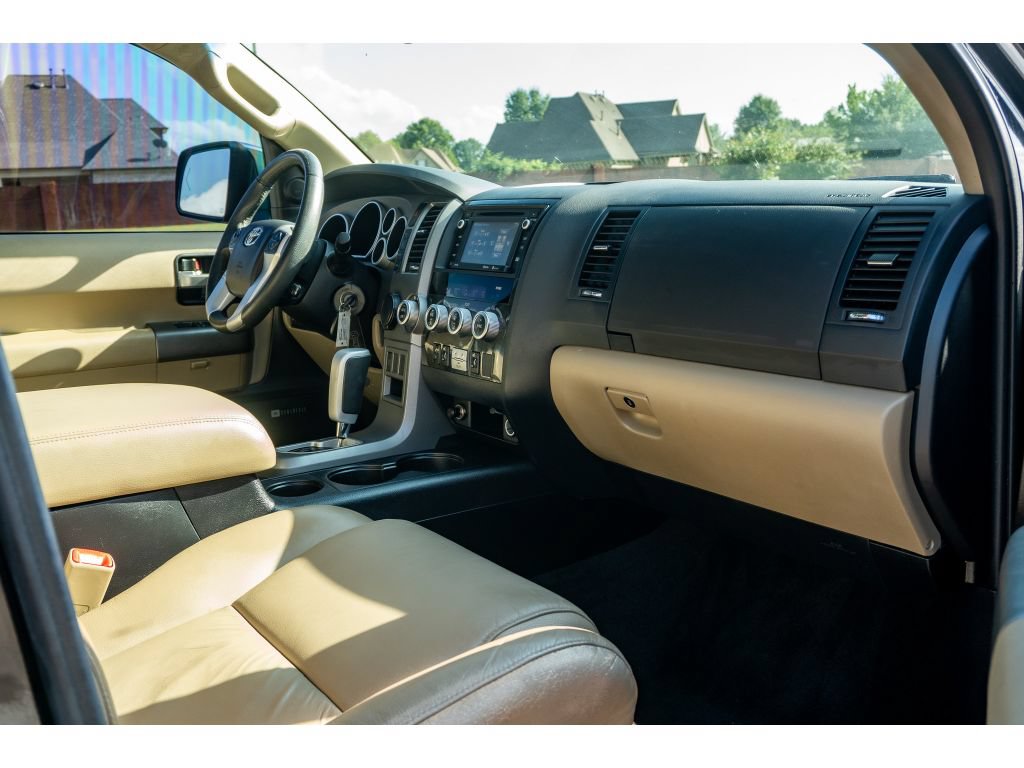 Used 2016 Toyota Sequoia Limited RWD image 19