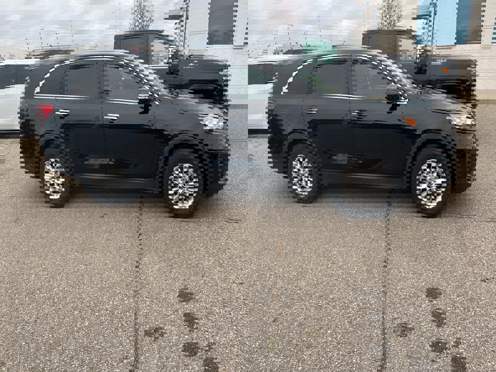 Used 2019 Kia Sorento L image 16