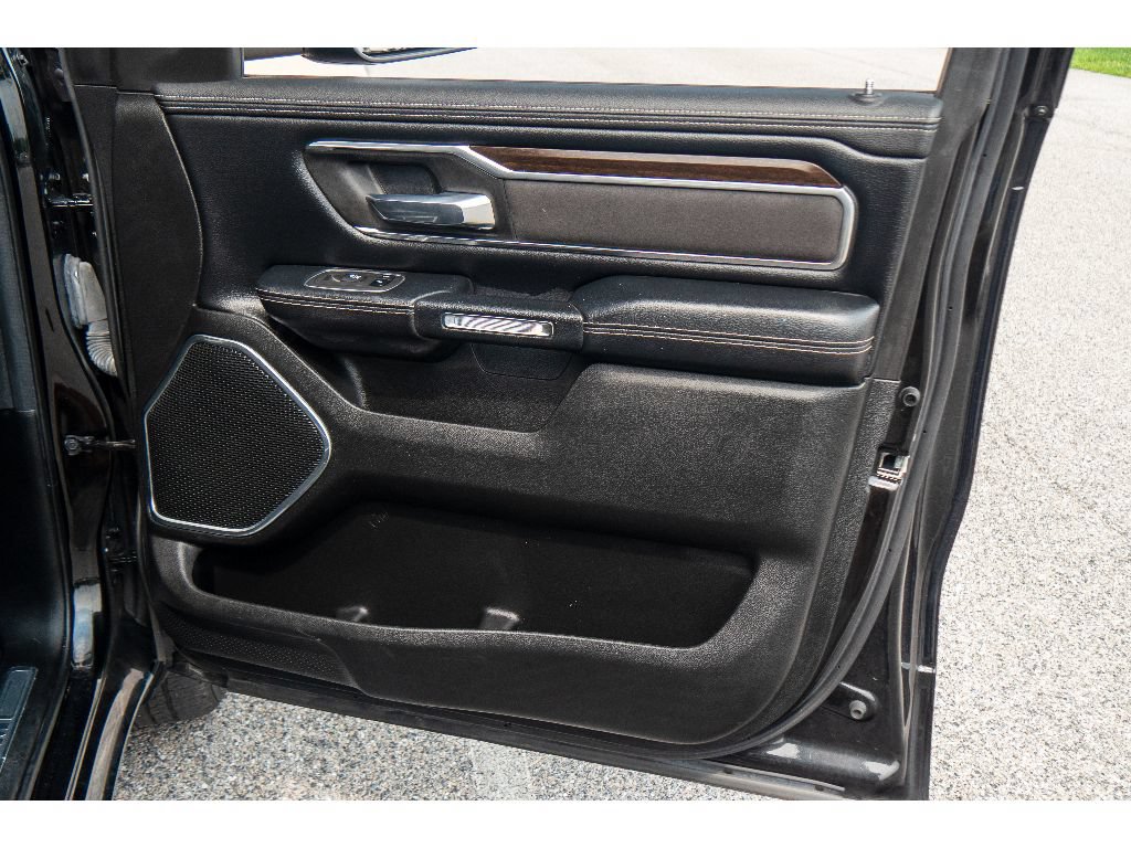 Used 2022 RAM 1500 Laramie AWD/4WD image 17