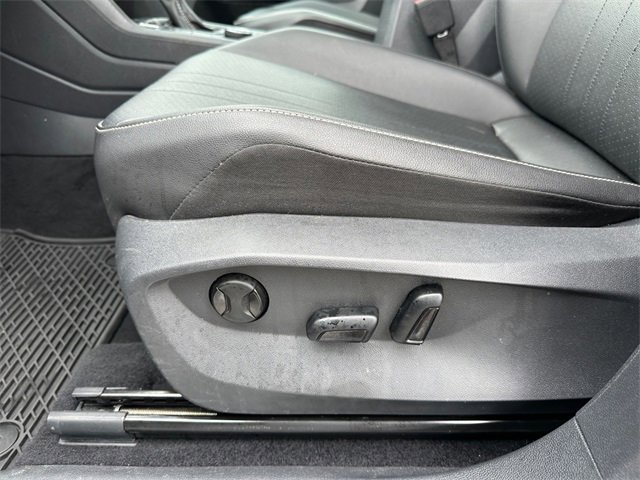 Used 2022 Volkswagen Tiguan SE R-Line image 20