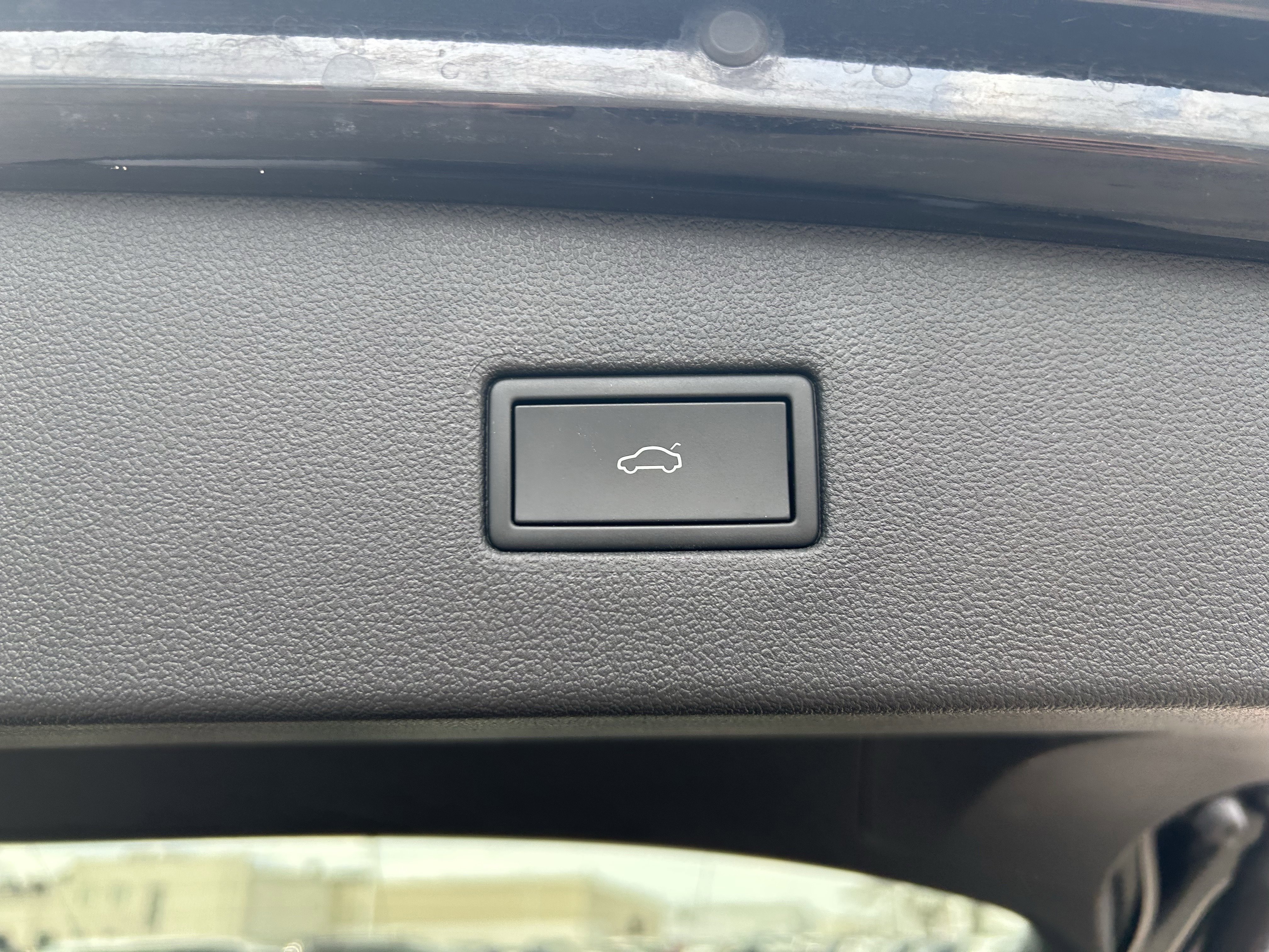 Certified 2023 Volkswagen Tiguan SE image 29