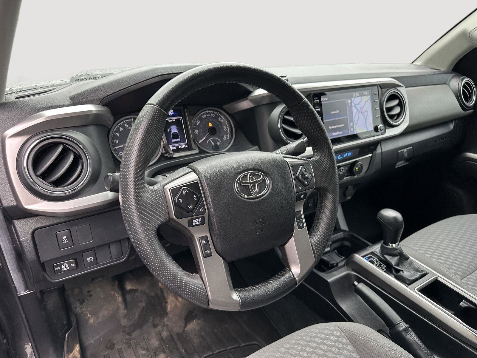Certified 2023 Toyota Tacoma SR5 AWD/4WD image 11