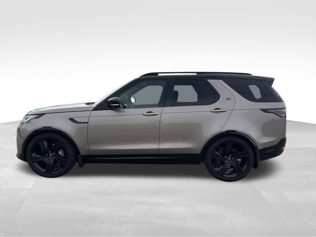New 2024 Land Rover Discovery Dynamic SE image 2