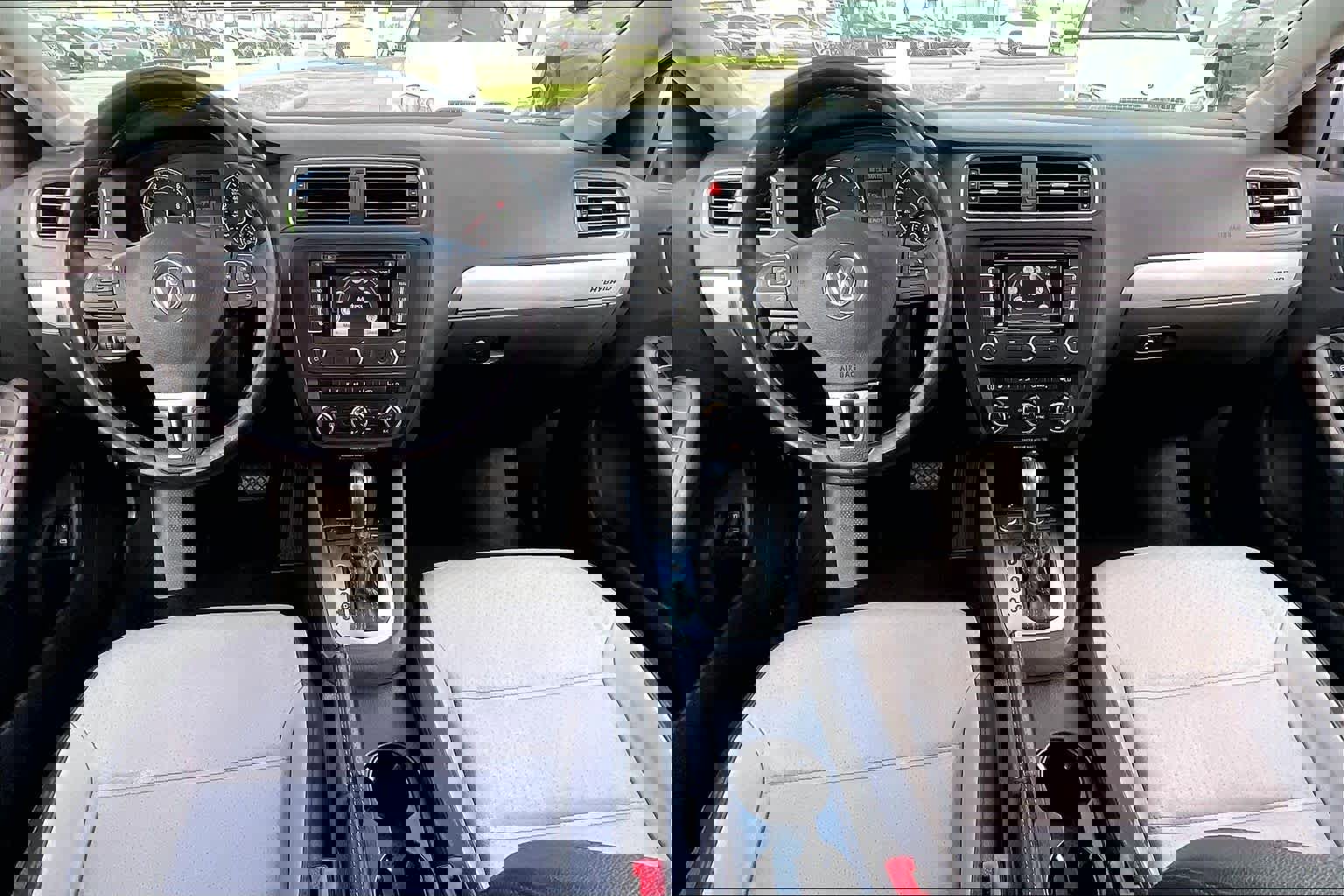 Used 2013 Volkswagen Jetta SEL image 14