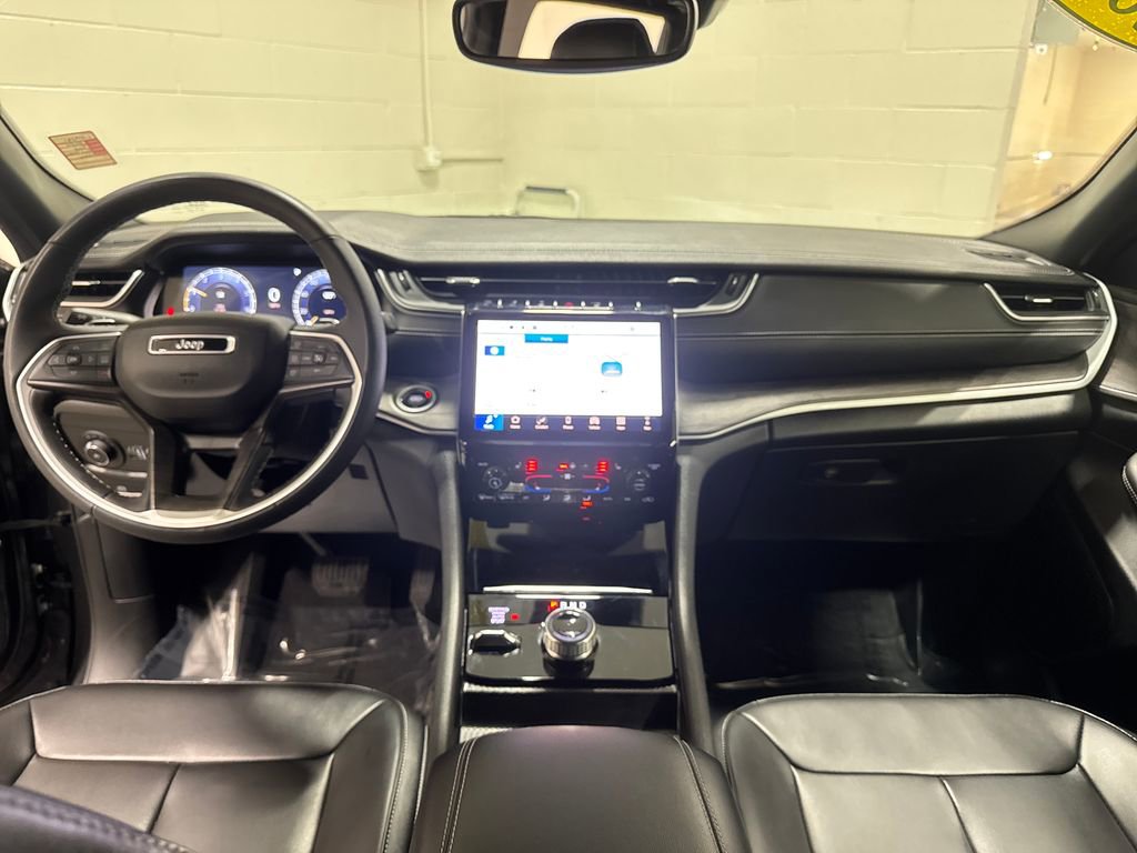Used 2024 Jeep Grand Cherokee Limited AWD/4WD image 31