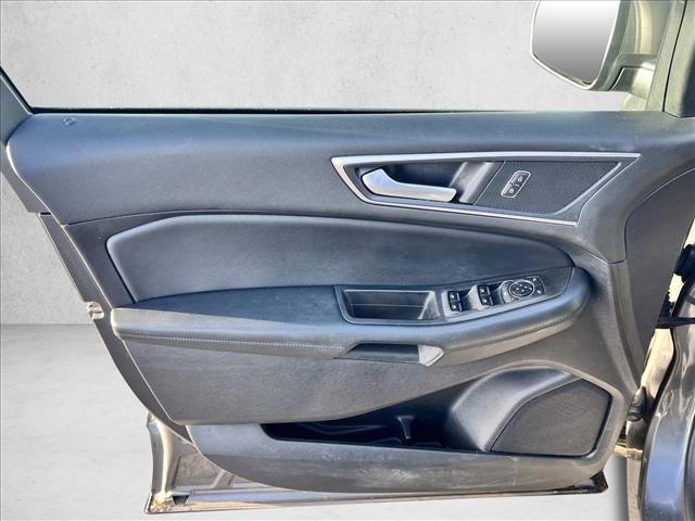 Used 2021 Ford Edge SEL w/ Convenience Package image 9