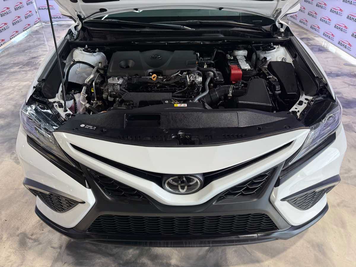 Used 2023 Toyota Camry SE FWD image 5
