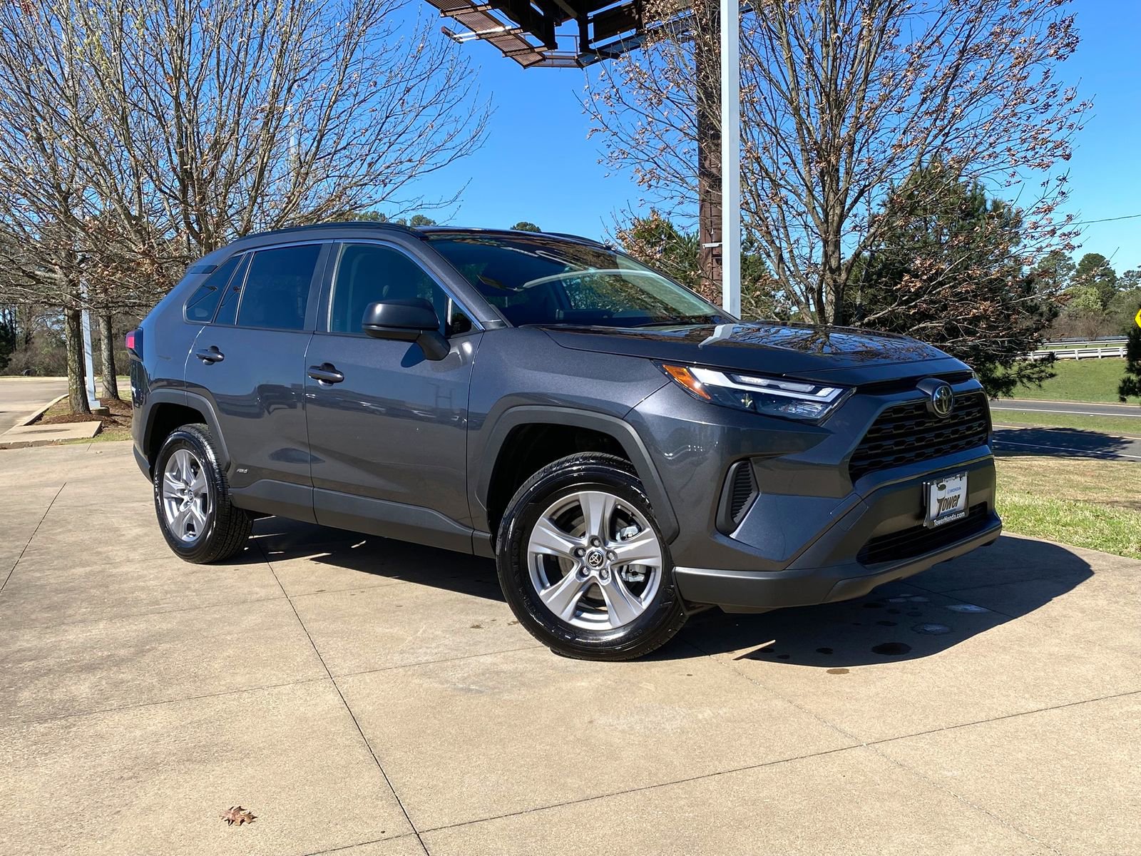 Used 2025 Toyota RAV4 LE image 1