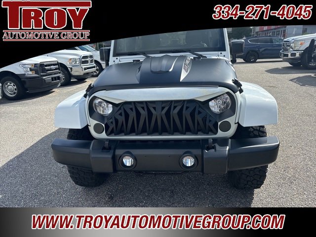 Used 2017 Jeep Wrangler Unlimited Rubicon w/ Connectivity Group image 5