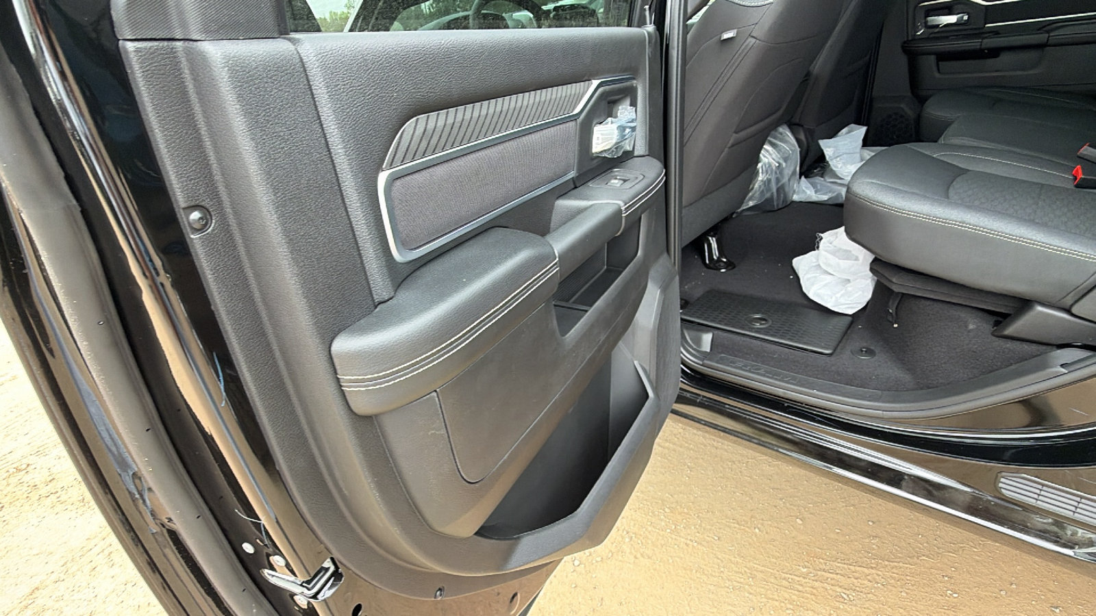 New 2026 RAM 2500 Big Horn AWD/4WD image 18