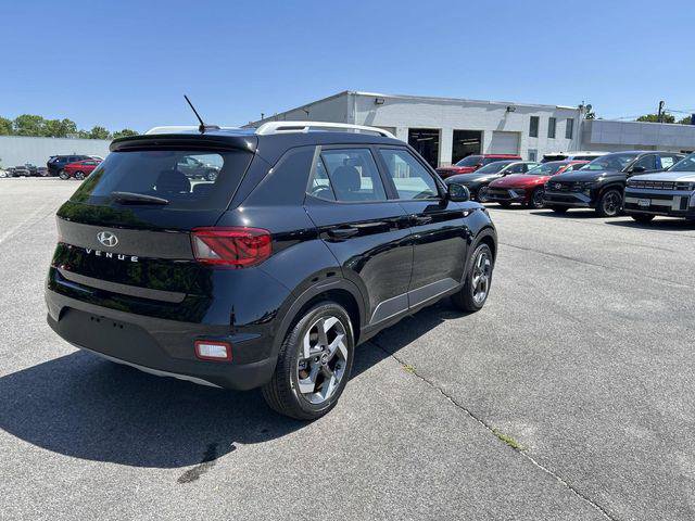 New 2026 Hyundai Venue SEL FWD image 3