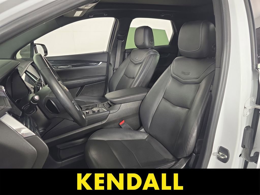 Used 2021 Cadillac XT5 Premium Luxury image 16