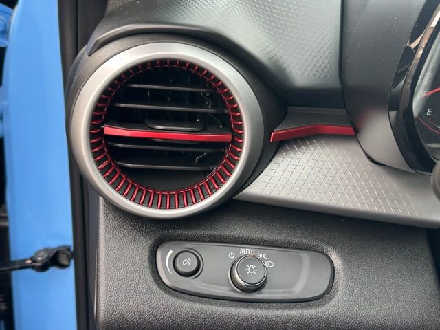 Used 2024 Chevrolet Trax RS w/ Driver Confidence Package image 25